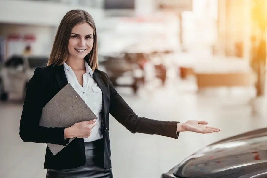 Women Selling Cars: Why They Have an Edge in Sales